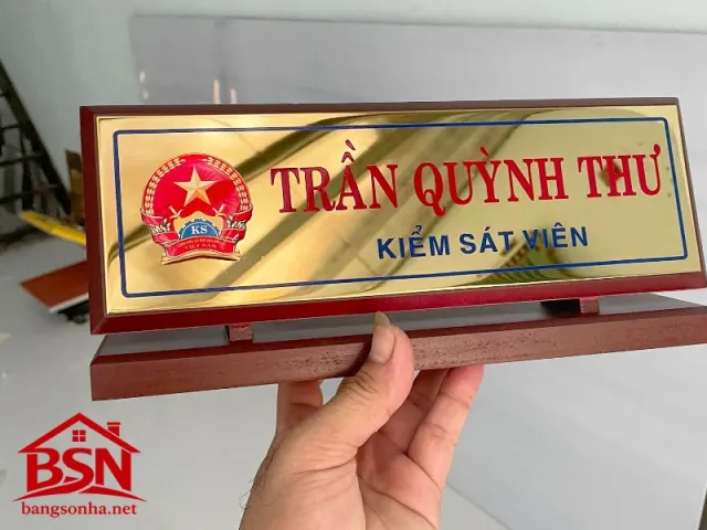 Bảng tên chức danh uy tín sang trọng đẹp bền hiện đại cho nhiều nhu cầu sử dụng