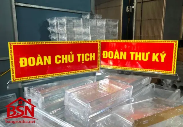 Bảng tên để bàn cao cấp đẹp bền giá rẻ hiện đại và dễ lắp đặt sử dụng