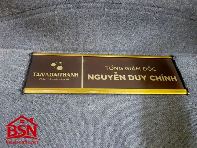 Bảng tên chức danh Mica hiện đại cao cấp giá rẻ đẹp bền cho nhu cầu sử dụng lâu dài