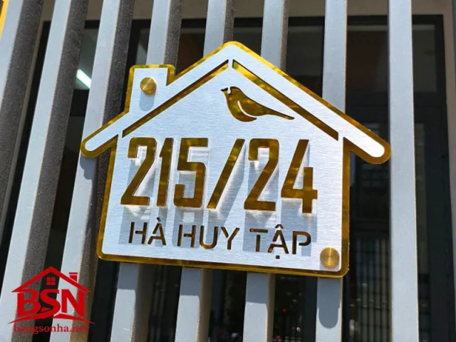 bảng số nhà hình ngôi nhà sang trọng phù hợp nhà phố hiện đại