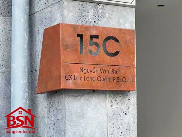 bảng số nhà rỉ sét cao cấp phù hợp nhiều kiểu mặt tiền