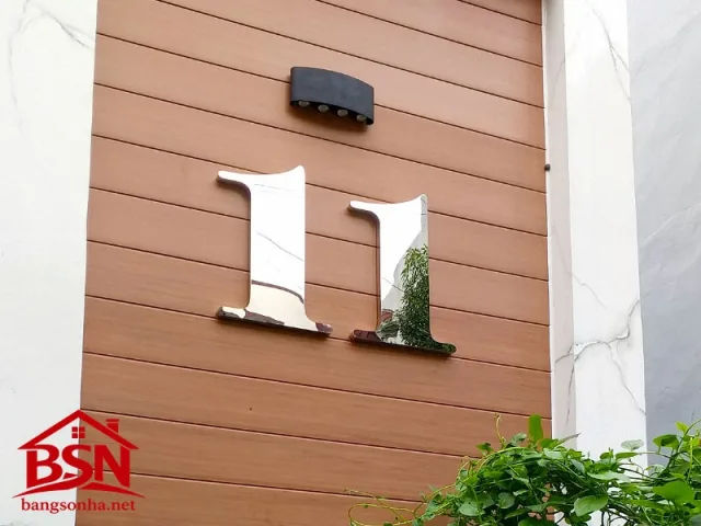 Bảng số nhà inox chữ nổi đẹp cho không gian ngoại thất hiện đại