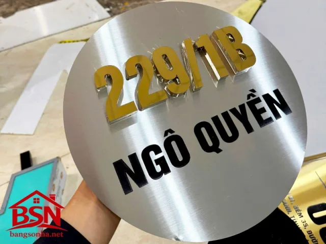 Bảng số nhà inox chữ nổi bền sang phù hợp nhiều loại mặt tiền