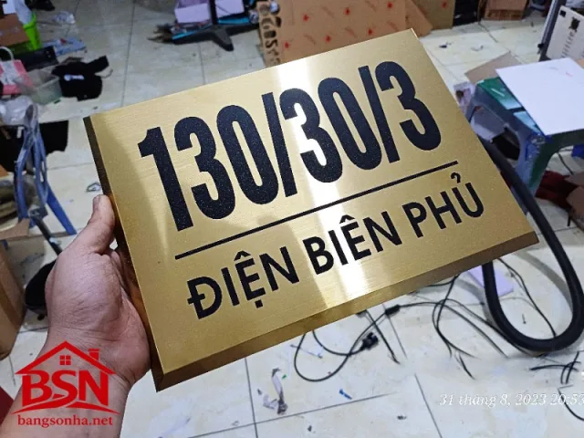 Bảng số nhà inox in UV thi công nhanh hiện đại cho công trình mới