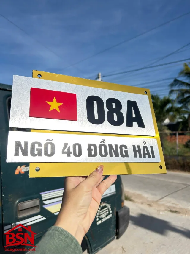 Bảng số nhà alu vàng gương lá cờ Việt Nam