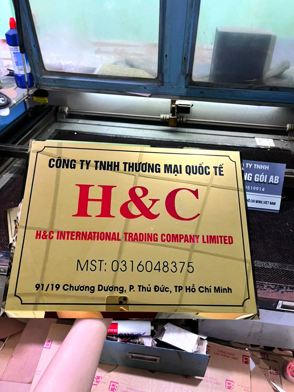 Biển Tên Công Ty Inox Dập Nổi, Ăn Mòn bền đẹp dùng cho mặt tiền công ty