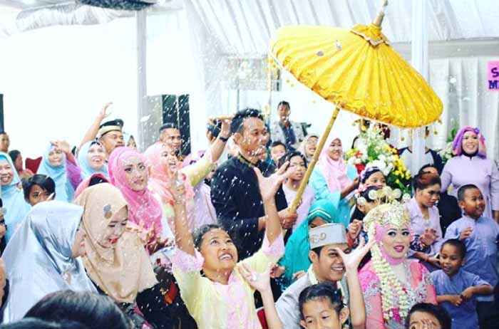 Upacara Adat Sunda Sawer Pengantin yang Penuh Simbol 