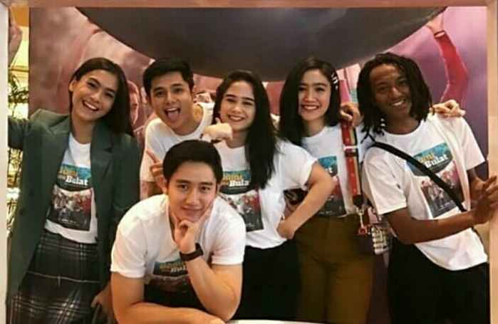 Para artis muda yang turut berperan dalam film Bumi Itu Bulat (foto: ist)