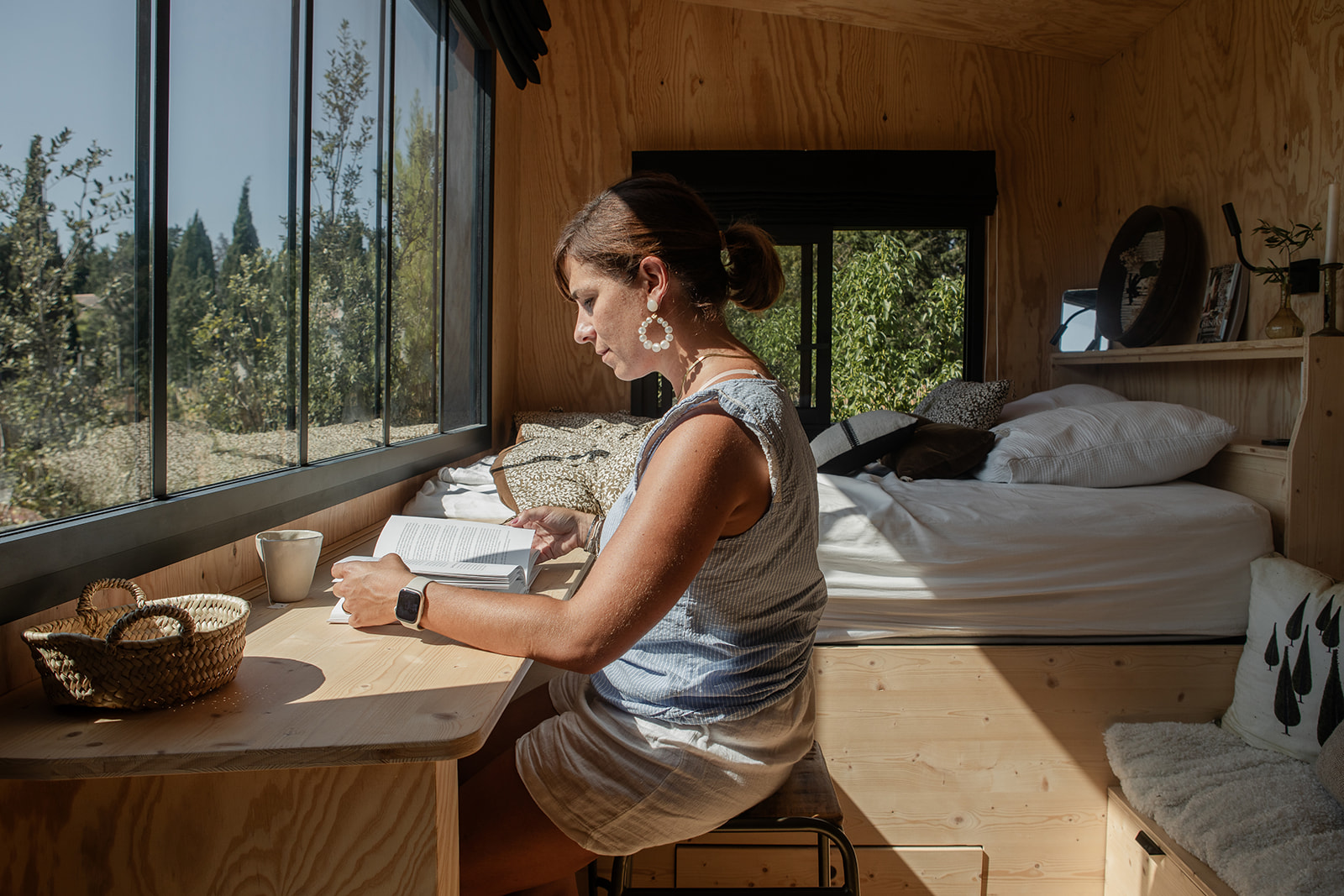 Pépiite Terre de Provence - Tiny House avec Jacuzzi en Provence à Châteaurenard — espace de vie