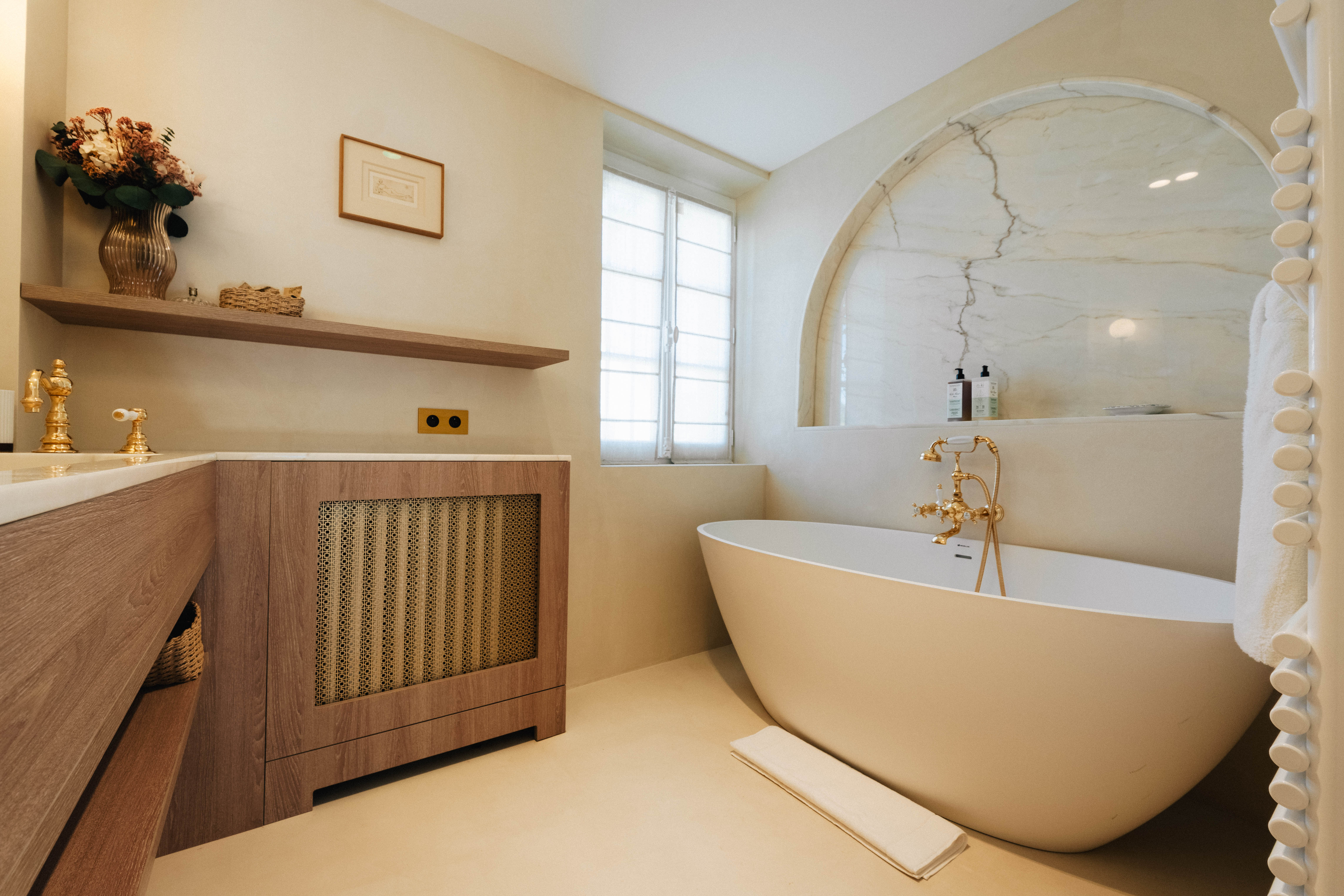 Le Domaine by A&G — Vendrest (Maison + Pavillon) à Vendrest — salle de bain