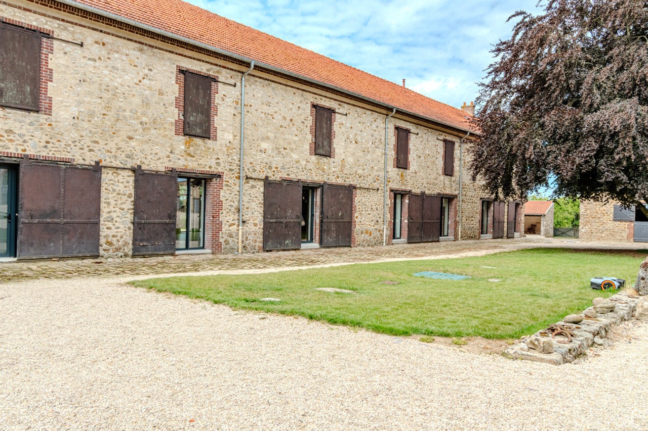 Gîte de Bel Air — Ferme de La Trousse (Ocquerre) à Ocquerre — espace de vie