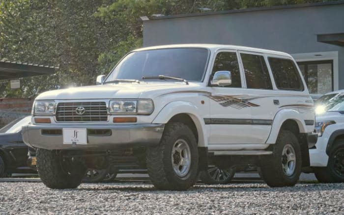 TOYOTA BURBUJA LAND CRUISER VX 4.500 GASOLINA 2004 en Villavicencio - JJ AUTOS