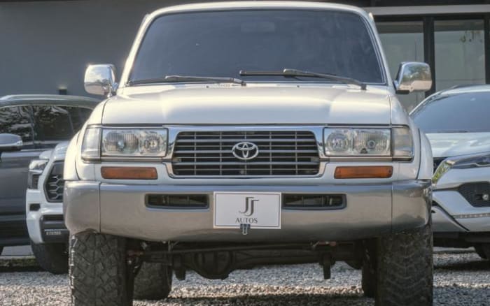 TOYOTA BURBUJA LAND CRUISER VX 4.500 GASOLINA 2004 en Villavicencio - JJ AUTOS