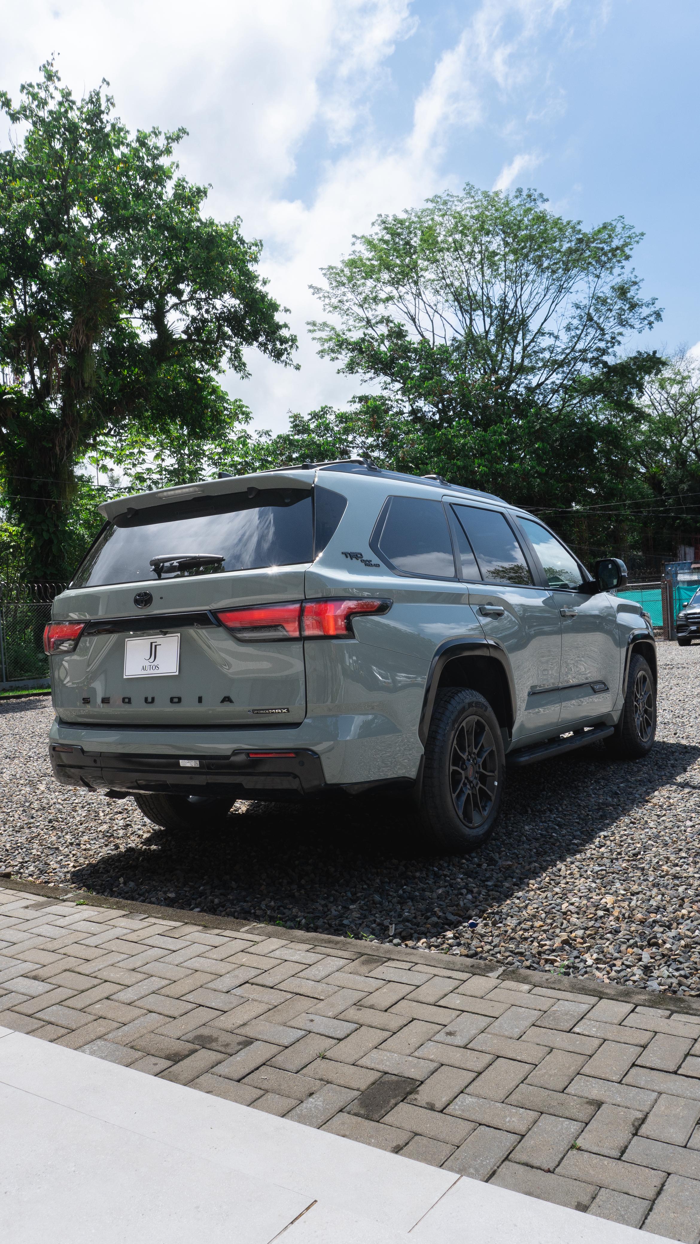 TOYOTA SEQUOIA  PLATINUM TRD 2026 - foto 3