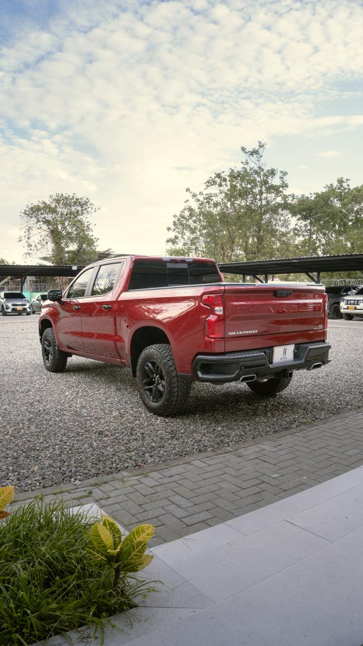 CHEVROLET SILVERADO Z71 2023 - foto 4