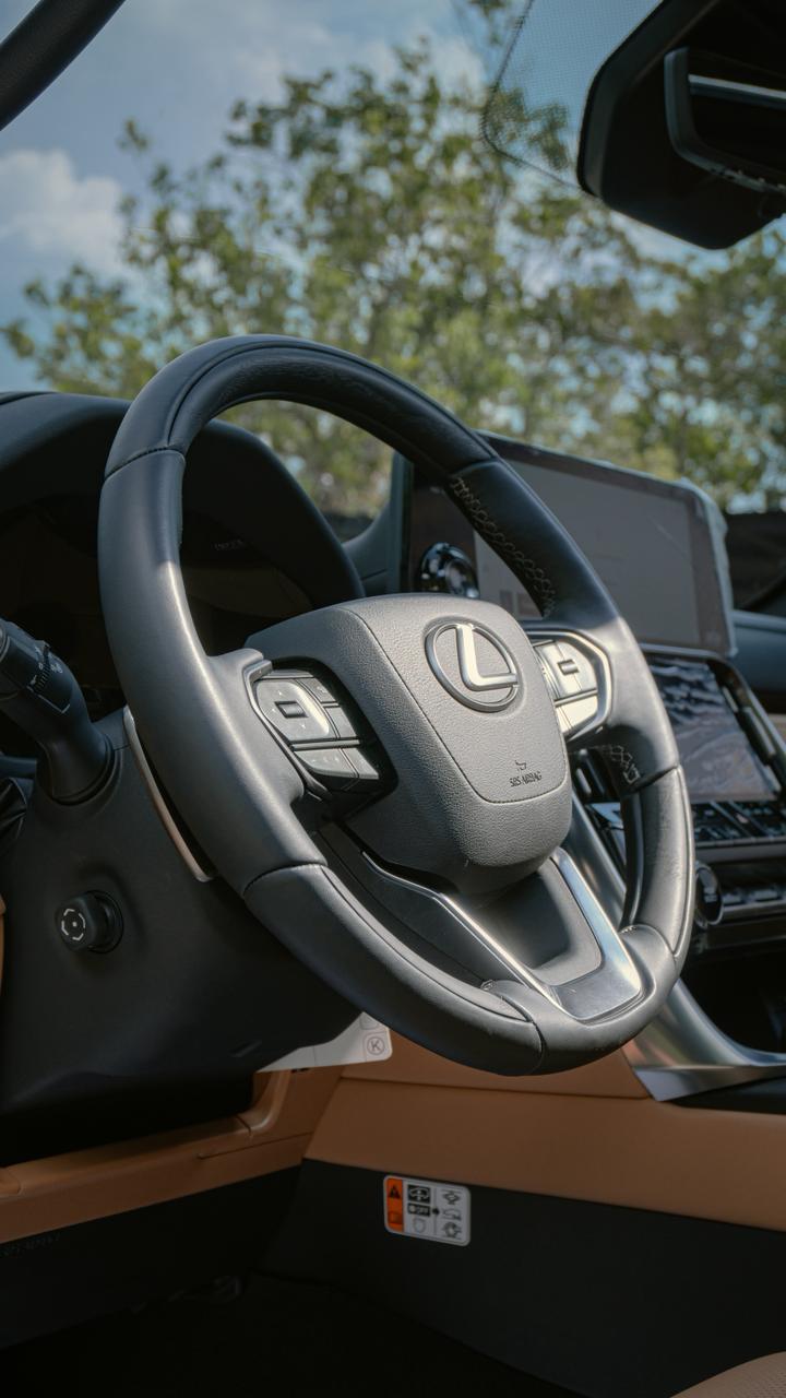 LEXUS LX 700h LUXURY 2026 - foto 9