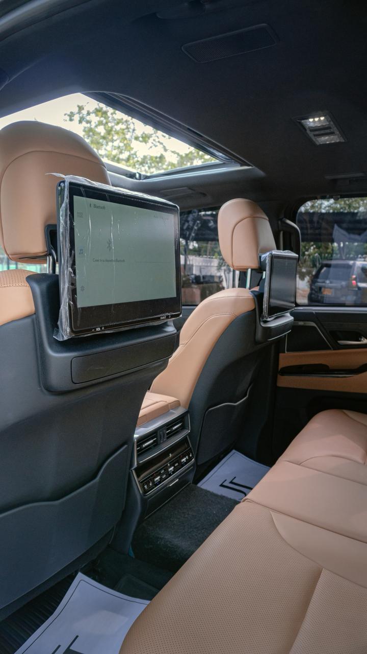 LEXUS LX 700h LUXURY 2026 - foto 12