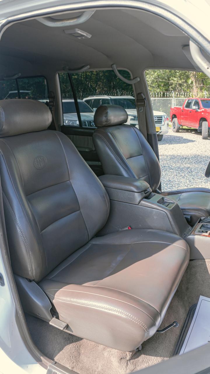 TOYOTA BURBUJA LAND CRUISER VX 4.500 GASOLINA 2004 - foto 2