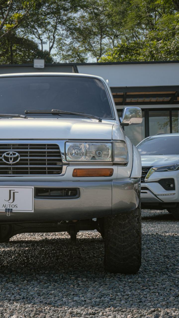 TOYOTA BURBUJA LAND CRUISER VX 4.500 GASOLINA 2004 - foto 12