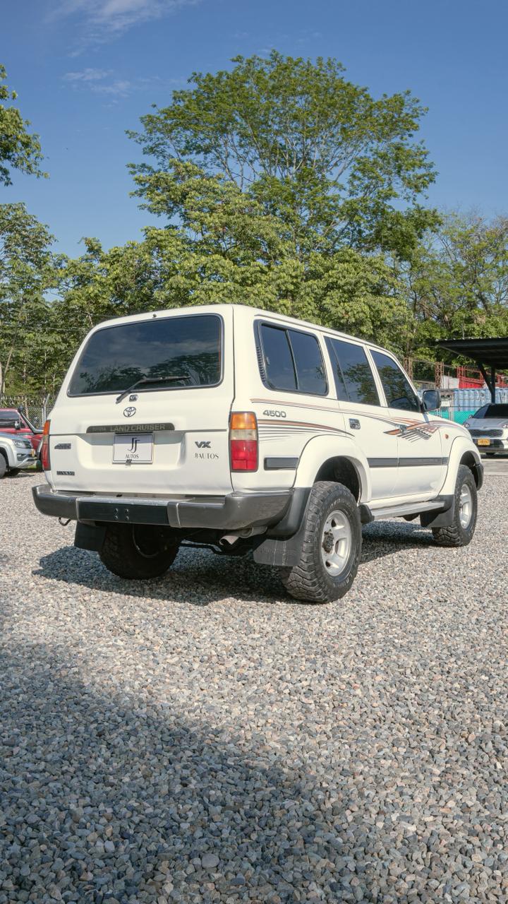 TOYOTA BURBUJA LAND CRUISER VX 4.500 GASOLINA 2004 - foto 15
