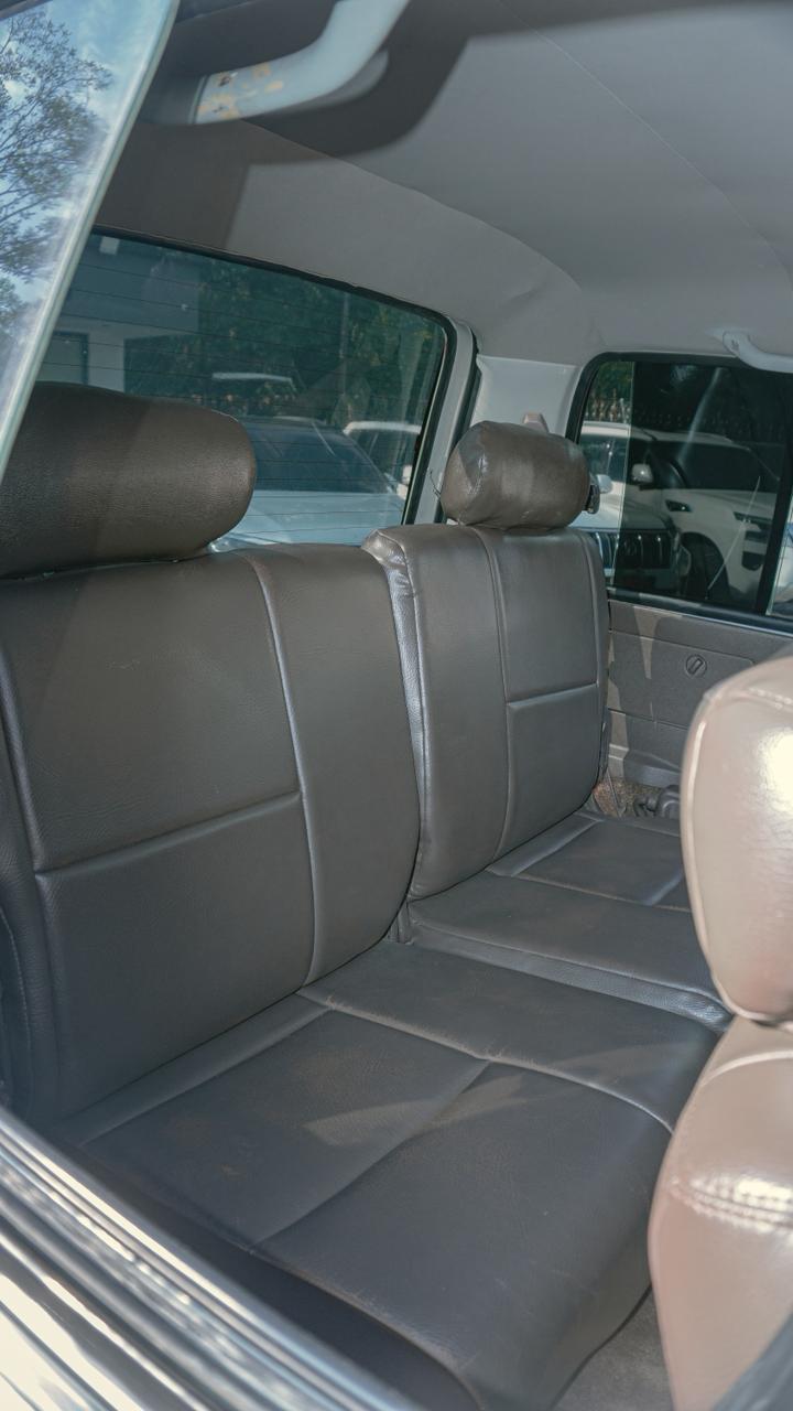 TOYOTA BURBUJA LAND CRUISER VX 4.500 GASOLINA 2004 - foto 19