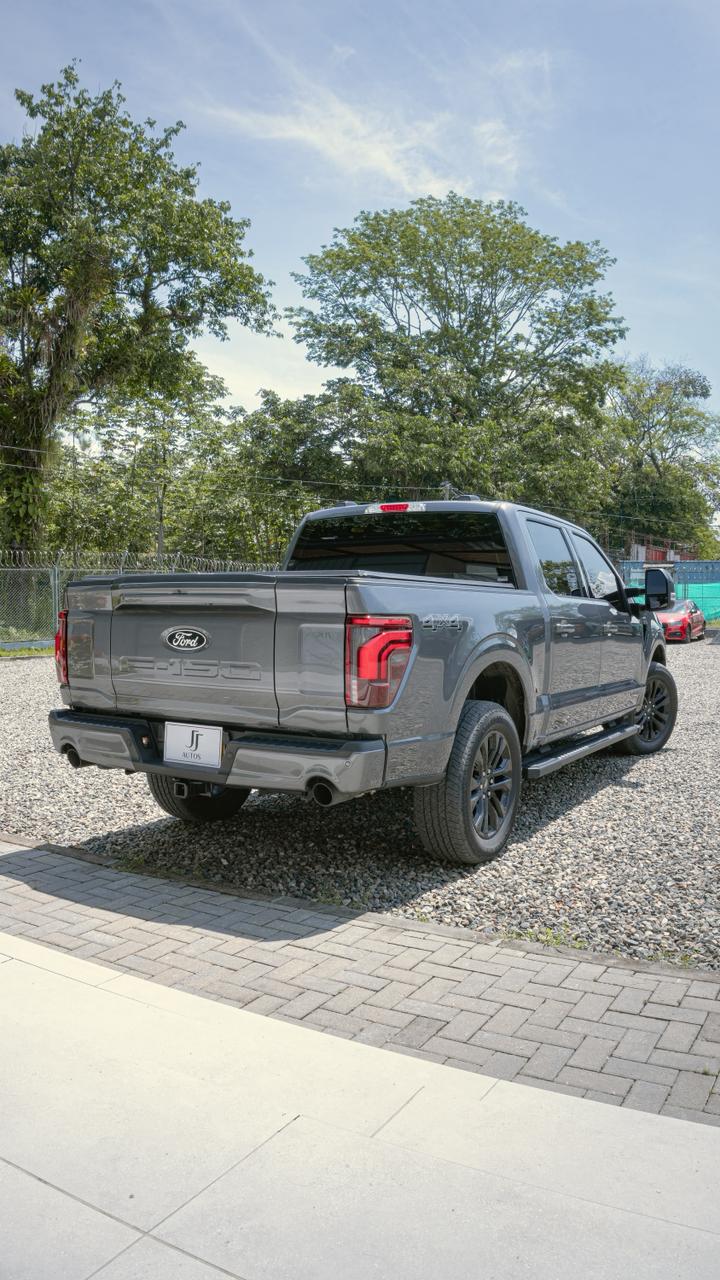 FORD F-150 LARIAT V6 3.5 HÍBRIDA 2025 - foto 14