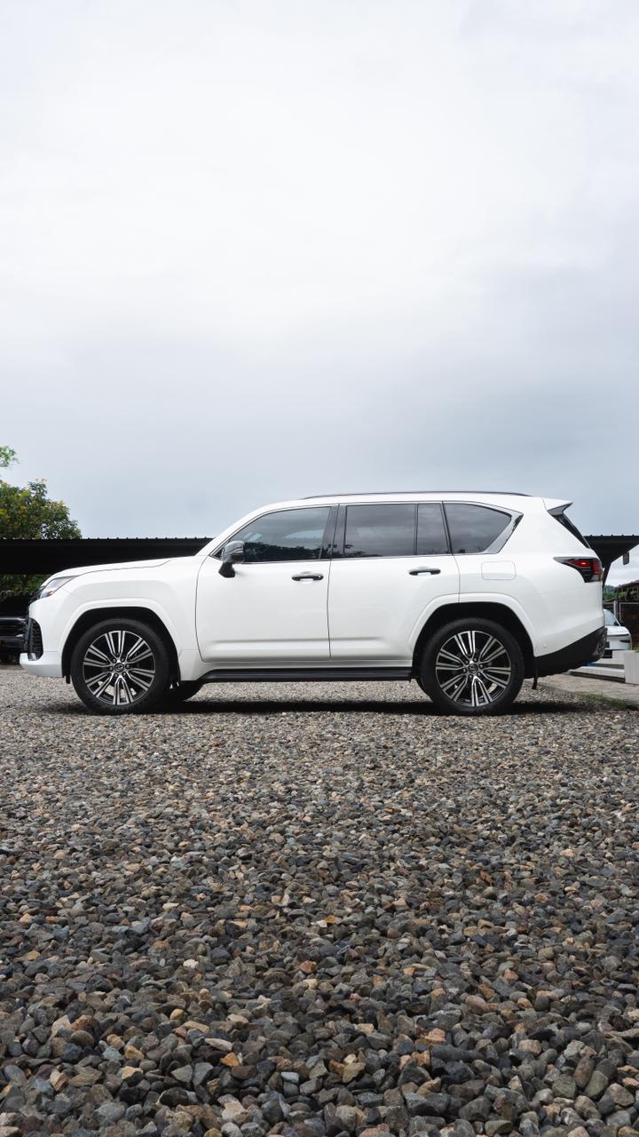 Lexus LX 700h 2026 - foto 3