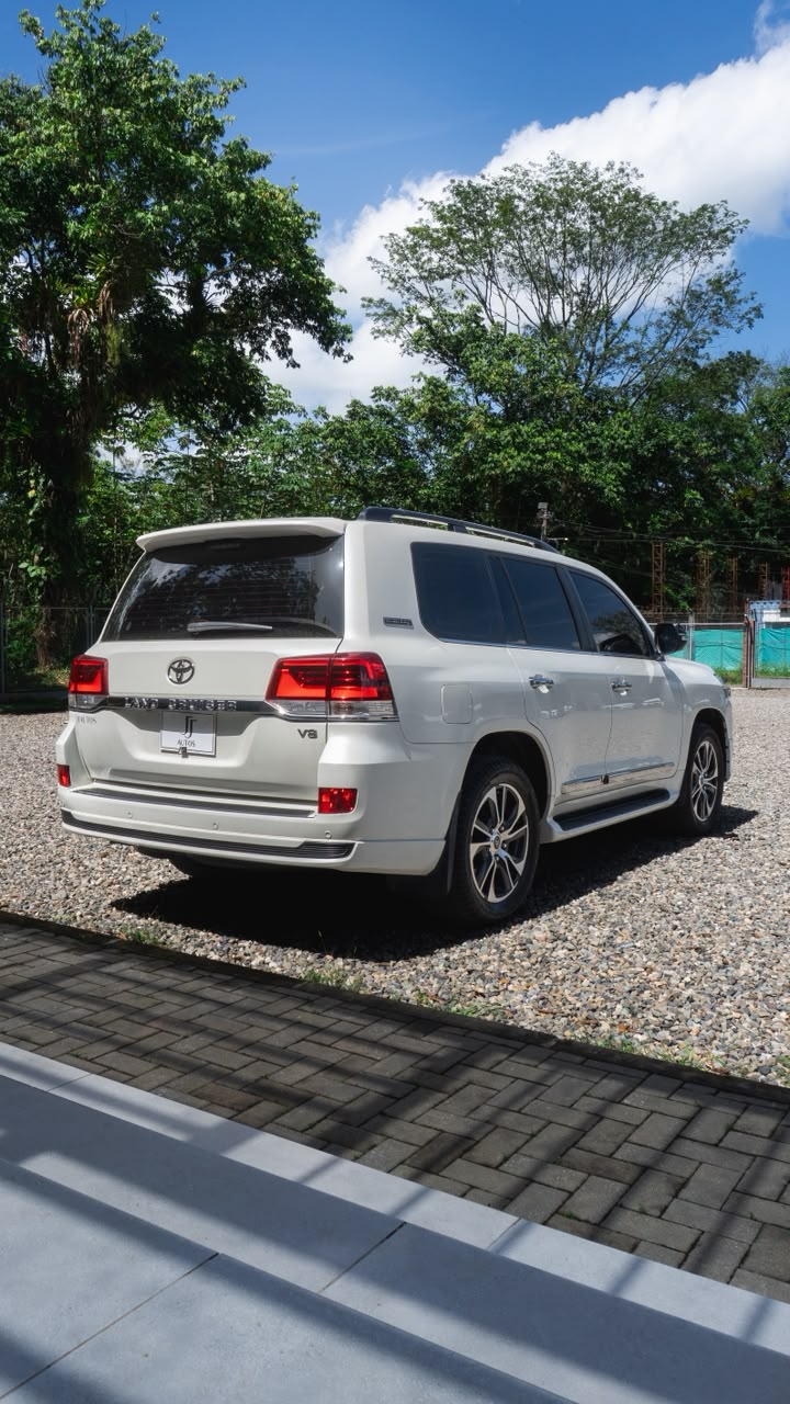 Toyota LC200 Executive Lounge 2021 - foto 15
