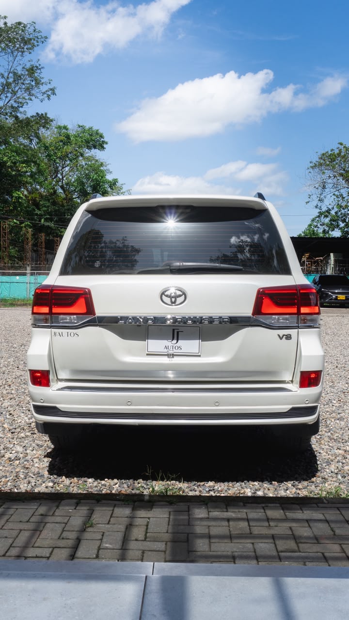 Toyota LC200 Executive Lounge 2021 - foto 21