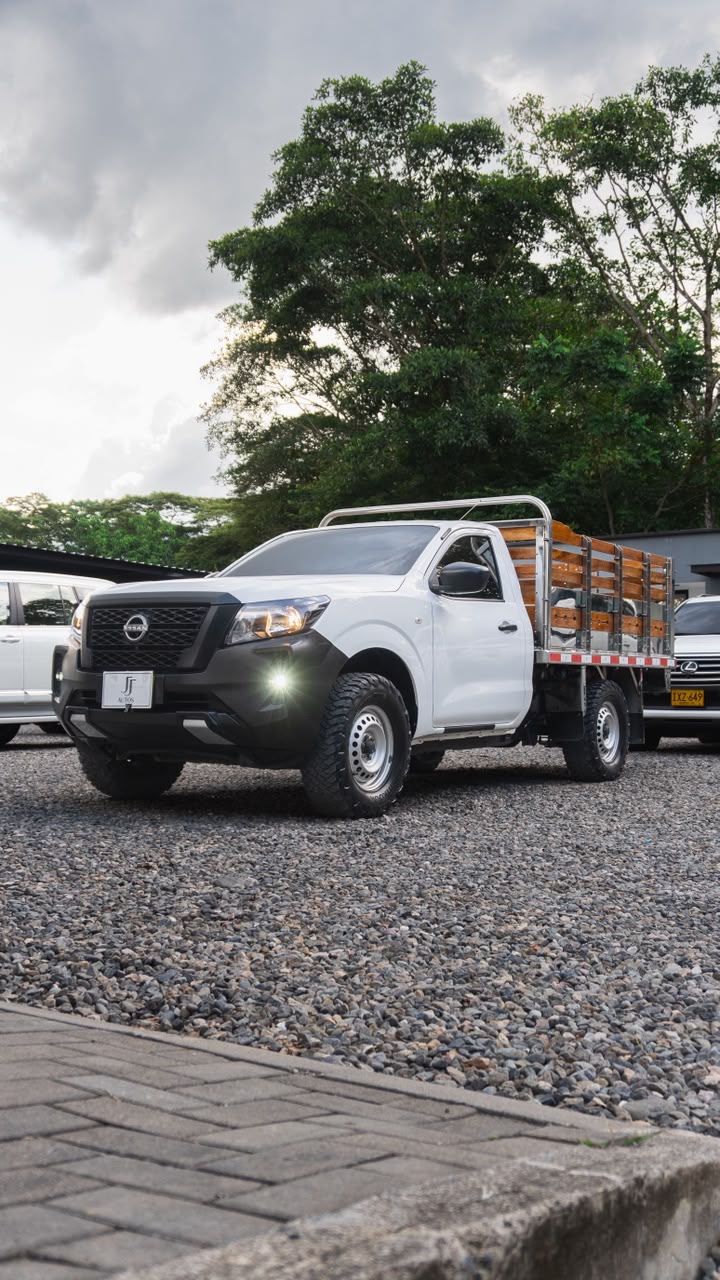 NISSAN FRONTIER 2023 4X4