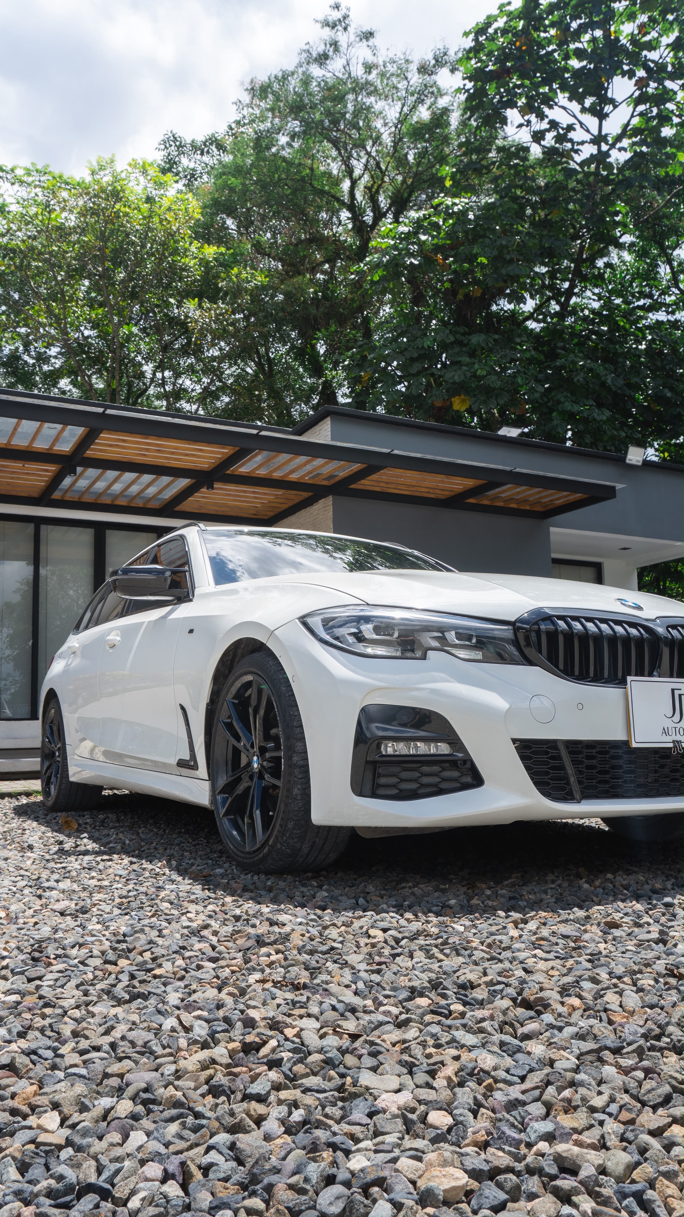 BMW 330i TOURING EDICIÓN M - foto 2