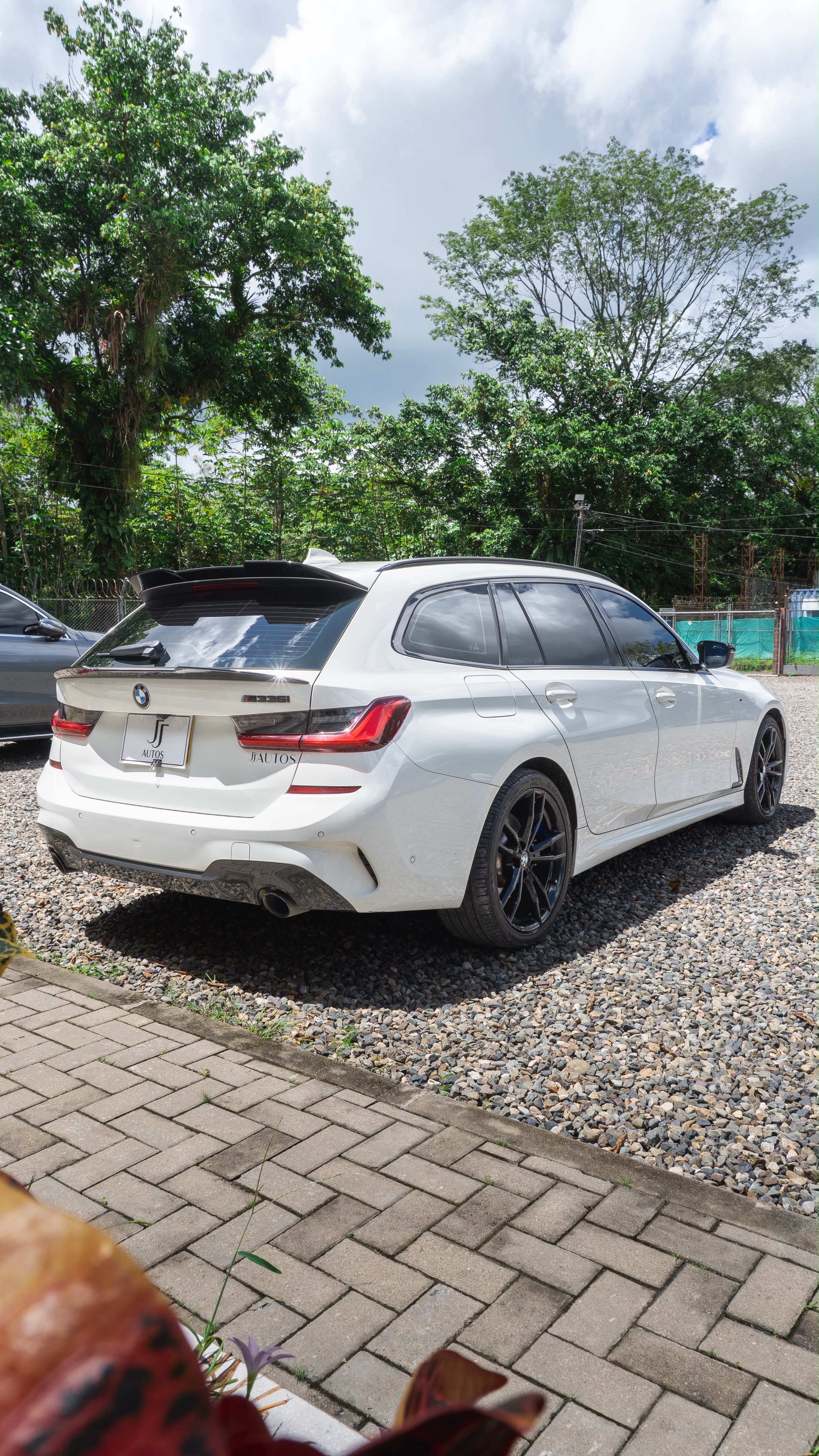 BMW 330i TOURING EDICIÓN M - foto 9
