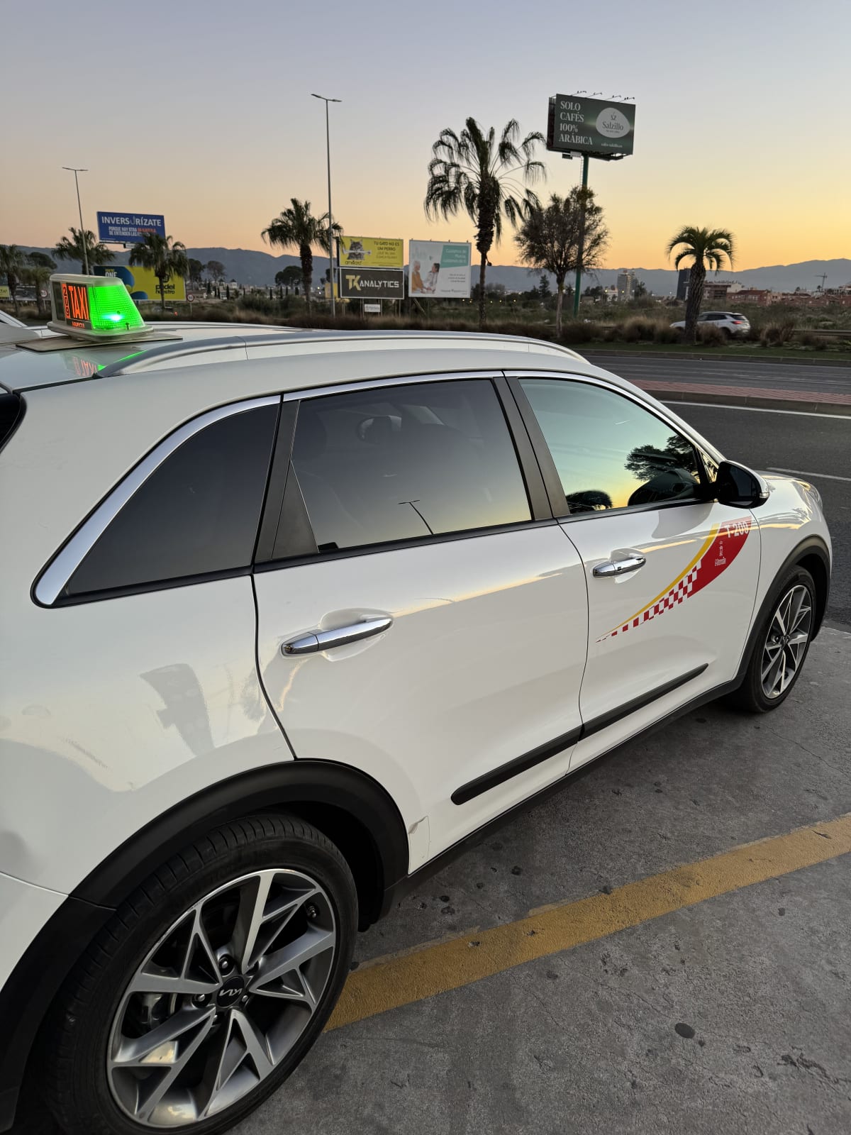 Taxi Lorente Murcia - Exterior atardecer lateral
