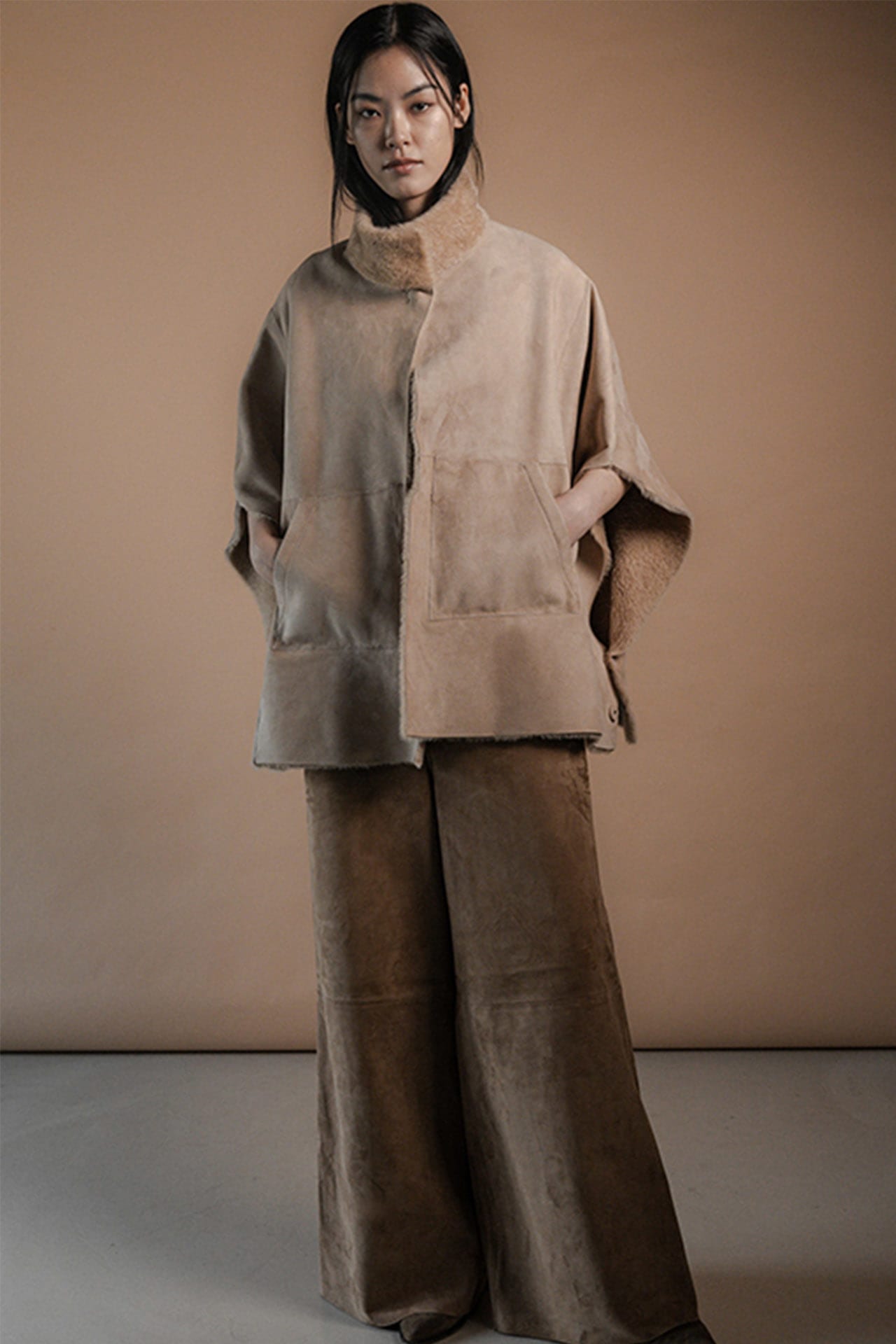 Ayasse Lammfellcape wendbar caramello