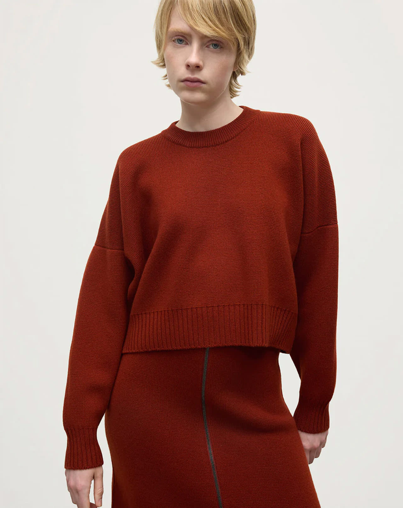 Johnstons of Elgin round neck cropped sweater, cashmere