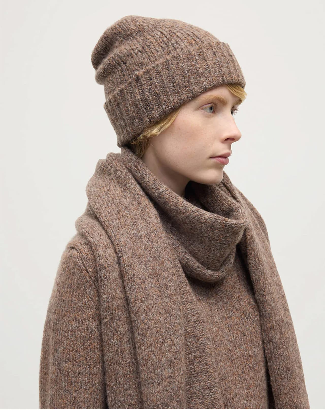 Johnstons of Elgin beanie and scarf, cashmere/silk