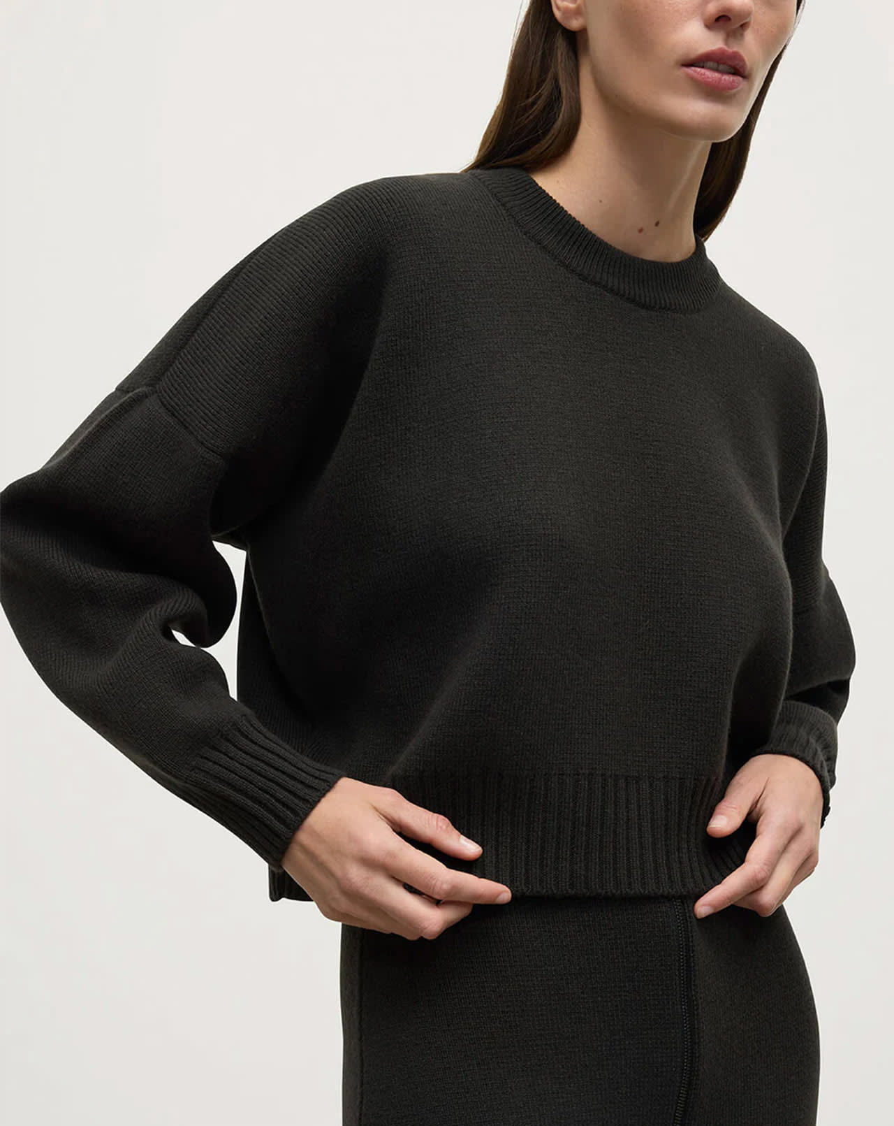 Johnstons of Elgin round neck cropped sweater, cashmere