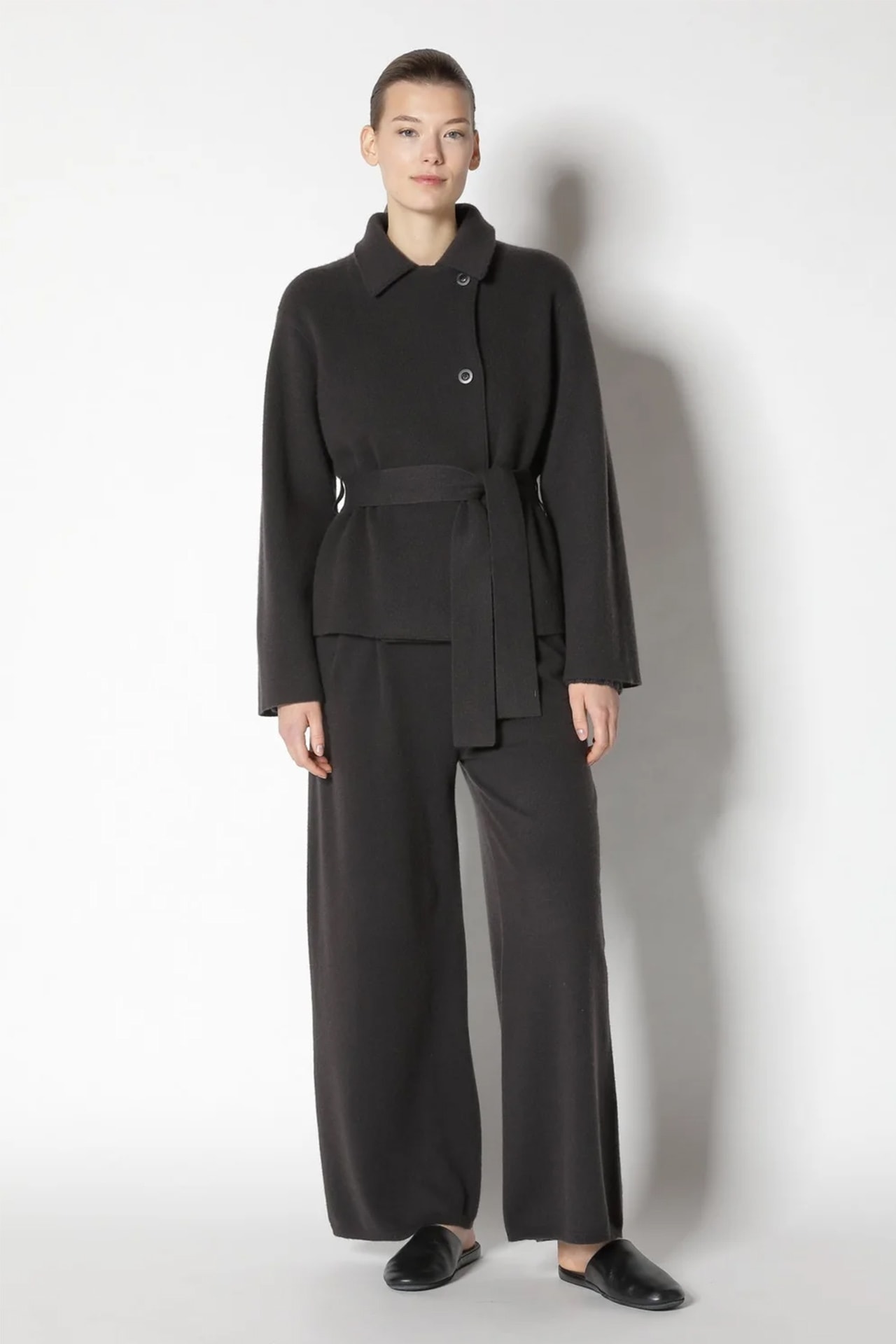 Sminfinity Doubleface belted cropped jacket, Milano pleated pants, cashmere/cotton