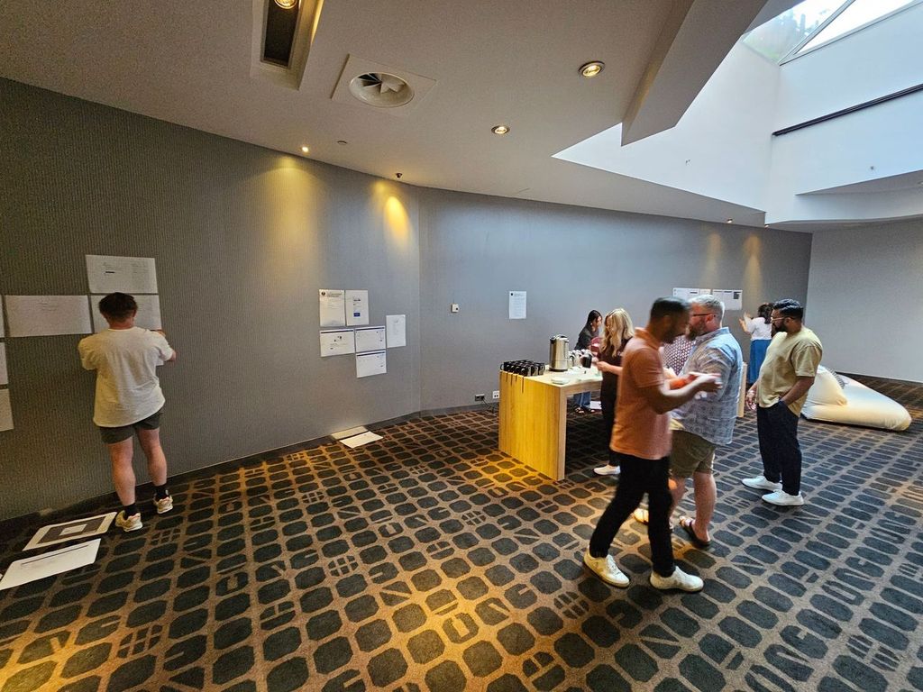 Presenting findings and voting on the best contribution process ideas