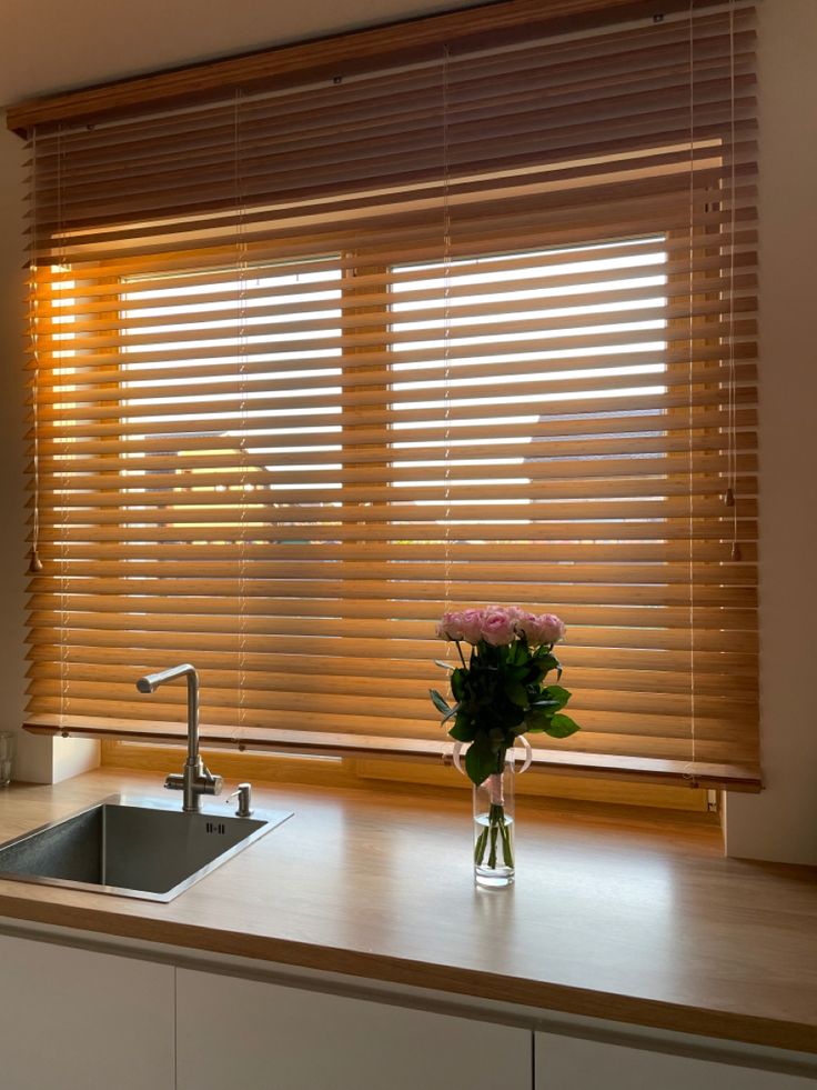 venetian blinds with curtains