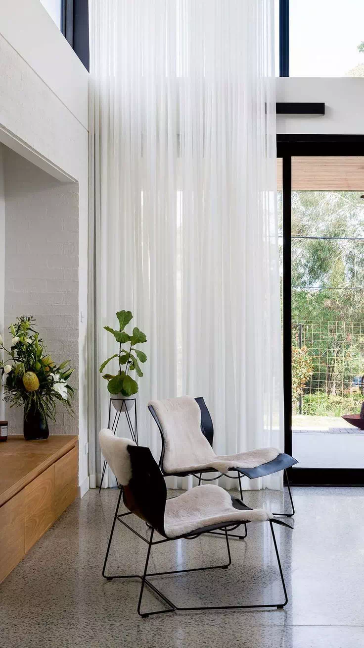 Motorised curtains