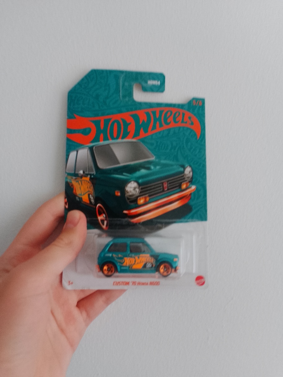 Custom 70 Honda N600 - 1