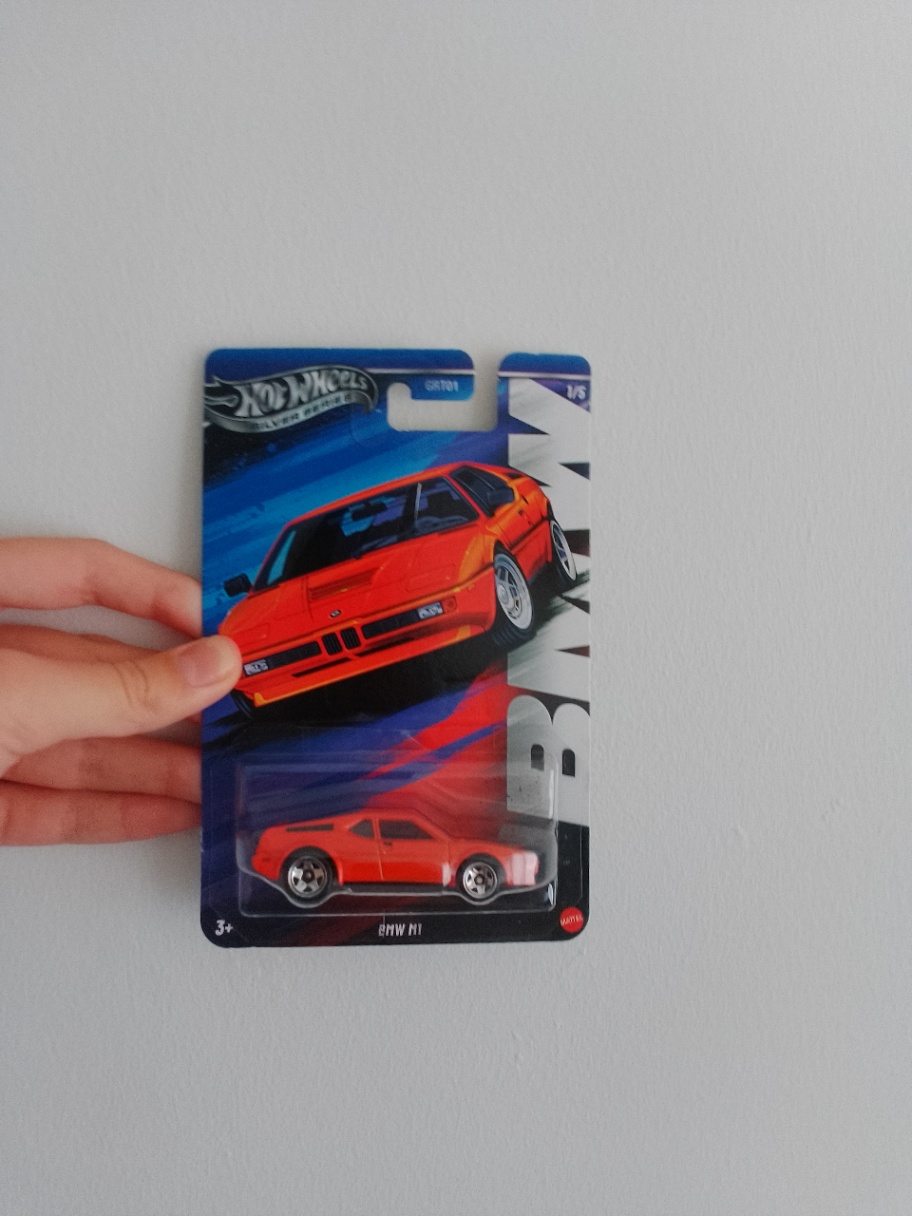 BMW M1 (efsane setten) - 1