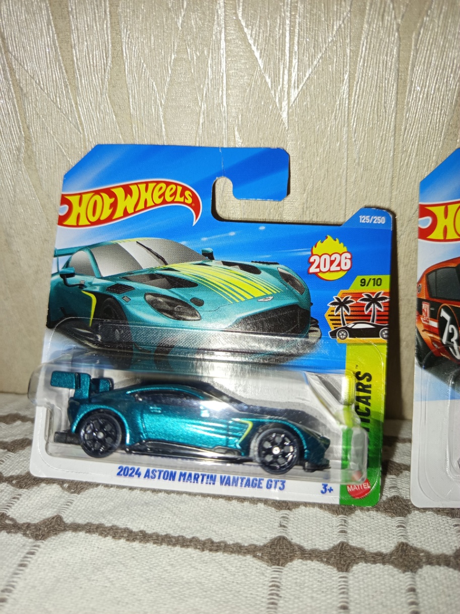 Hotwheels Aston Martin Vantage GT3  - 1