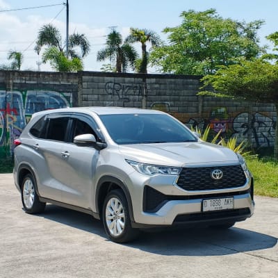 Toyota Innova Zenix V Matic 2022- DP 3 Juta - Bandung