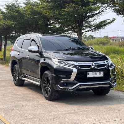 Mitsubishi Pajero Sport Dakar Matic Diesel 2017 Black - DP 15 Juta - Bandung