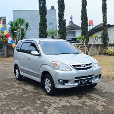 Daihatsu Xenia LI DLX Manual 2011 Silver - DP 22 Juta - Bandung