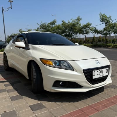 Honda CR-Z ZF1 1.5 Hybrid Matic 2013 White - DP 29 Juta -Bandung