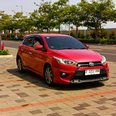 Toyota New Yaris S Manual 2016 Red - DP 8 Juta - Bandung
