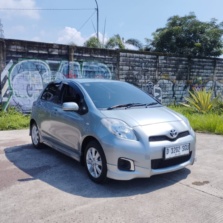 Toyota Yaris E MMC Manual 2013 - DP 3 Juta - Bandung